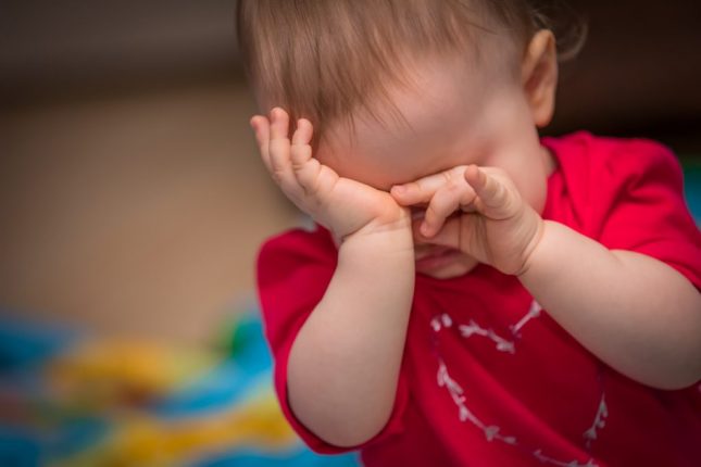 Cosa fare e cosa non fare quando il bimbo piange al nido.