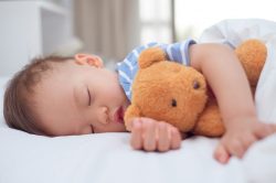 Rumore bianco: consigli per far addormentare il neonato