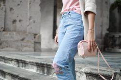 Come abbinare i jeans a vita alta.