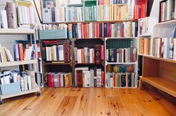 Come decorare una libreria