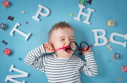 Lallazione a quanti mesi i bambini cominciano a parlare