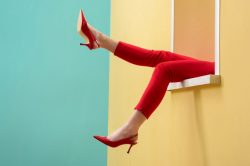 La rivincita delle scarpe basse: il tacco midi