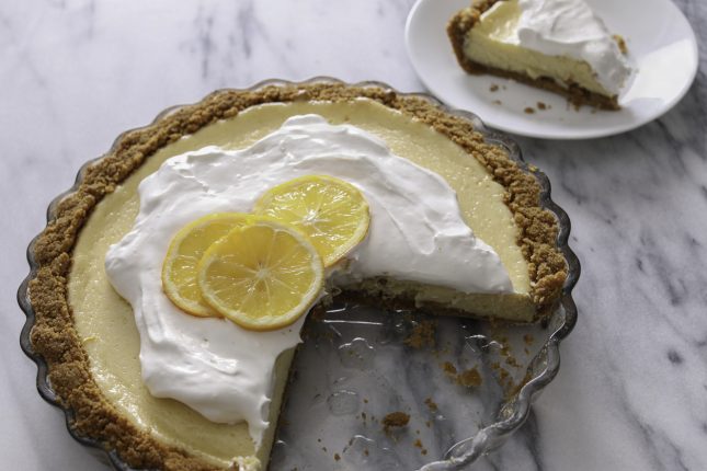 Crostata con crema di mandorle e limone