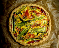 Quiche con asparagi e salmone