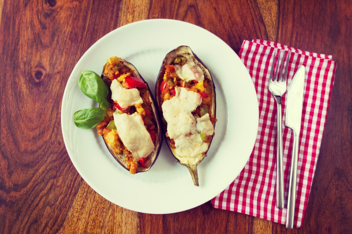 piatto di melanzane ripiene