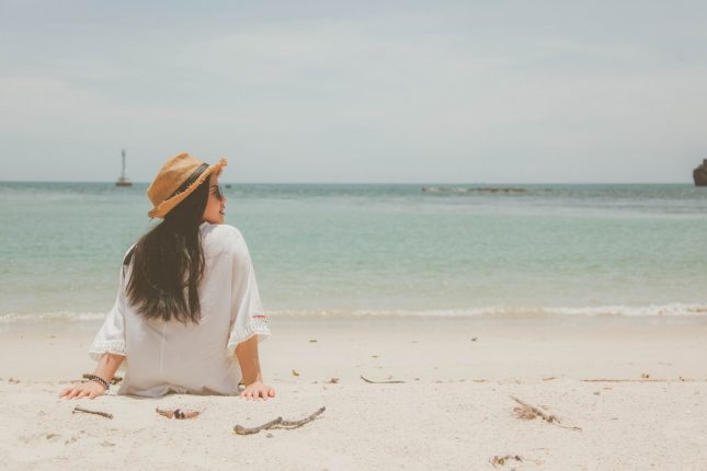 Come riparare i capelli dal sale del mare
