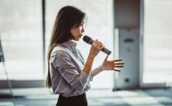 Come superare la paura di parlare in pubblico