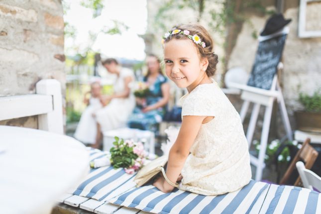 Come vestire una bambina per un matrimonio