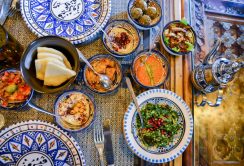 Come realizzare una mise en place in stile afro