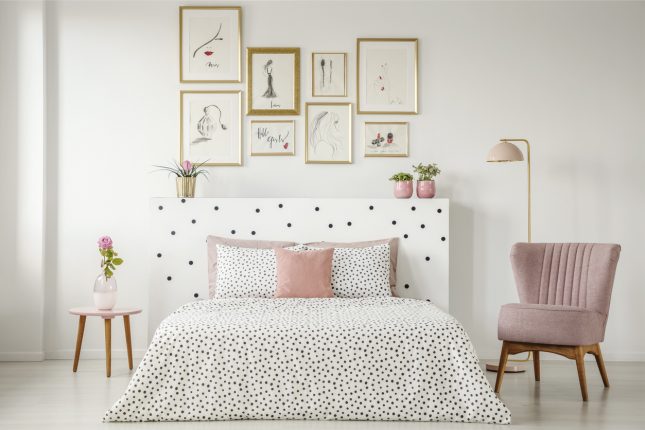 Parete dietro il letto, 3 soluzioni per rinnovarla