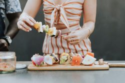 Come combattere il caldo a tavola, ecco i cibi anti afa