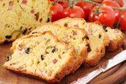 Plumcake salato con zucchine e prosciutto
