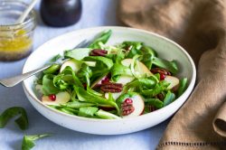 Ricetta detox: insalata con noci e mele