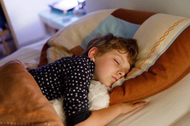 Perché è importante che i bambini vadano a letto presto