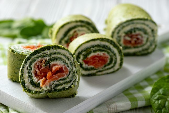 Ricetta involtini di salmone con rucola e formaggio