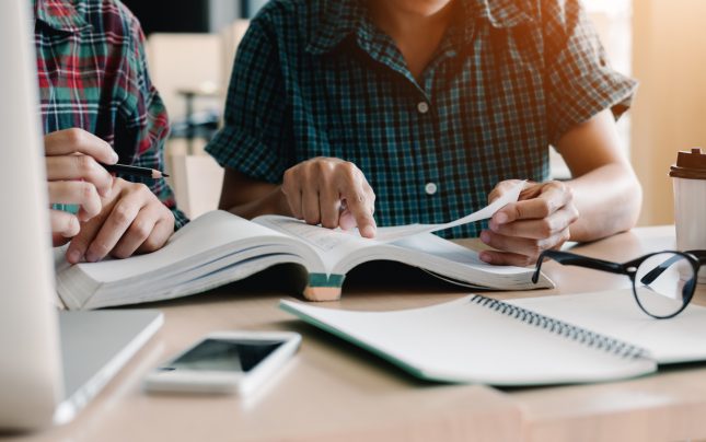 Libri scolastici gratuiti: come funziona e come presentare domanda