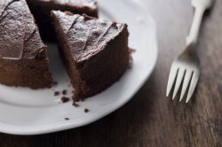 Torta senza lattosio al cioccolato