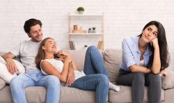 Tradimento di un'amica se lui la tradisce, devo dirglielo