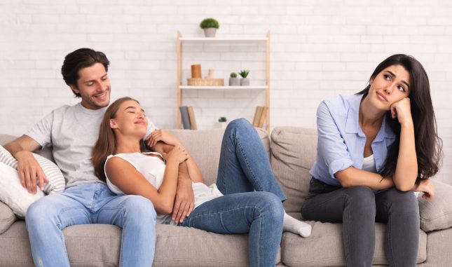 Tradimento di un'amica se lui la tradisce, devo dirglielo