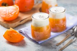 Mousse di cachi e yogurt