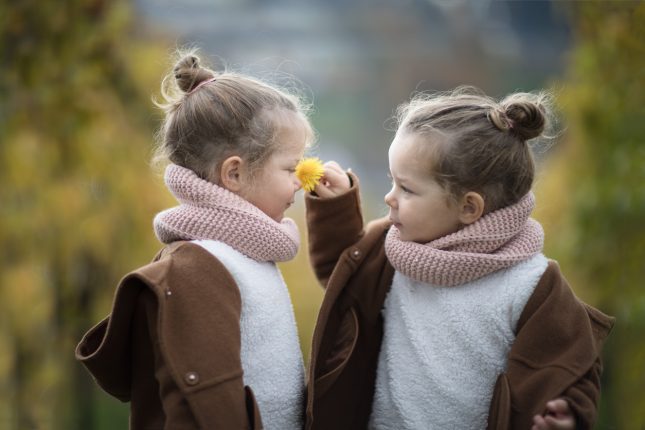 Come vestire dei gemelli: i look di tendenza