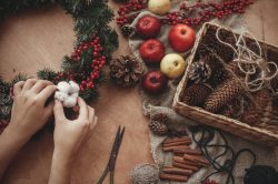 Lavoretti di Natale con le pigne