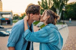 Taglie preservativi: guida alla grandezza e dimensioni dei condom