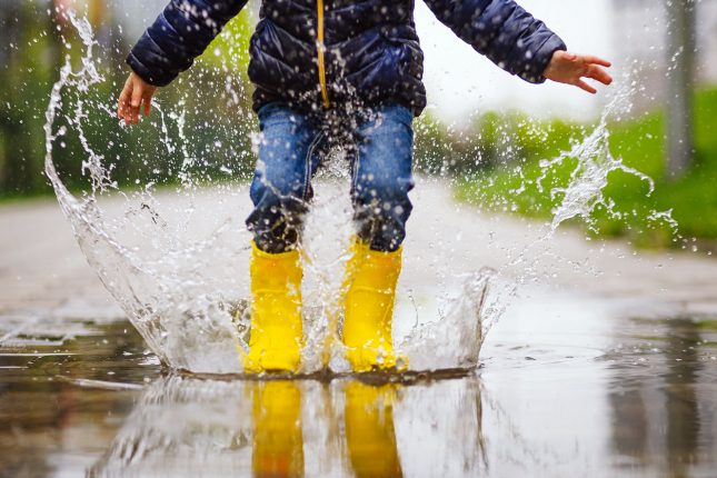 Stivali antipioggia pieghevoli per bambini: quanto convengono?