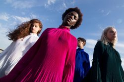Look monocolore da capo a piedi, una scelta chic