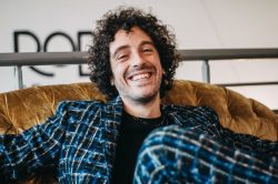 #Lamusicaunisce, il format live di Eman per comporre una canzone