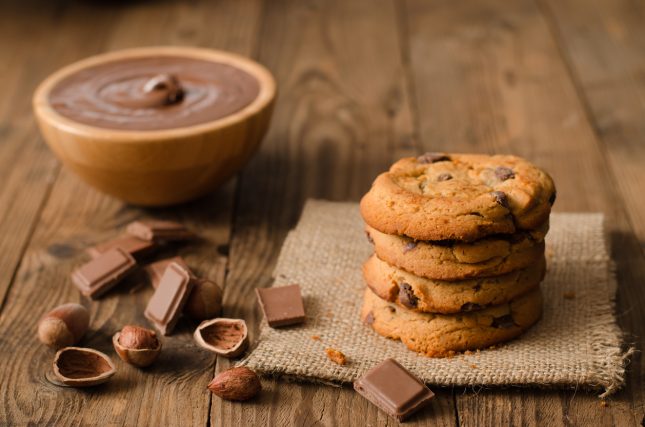 cookies vegani al cioccolato e nocciole