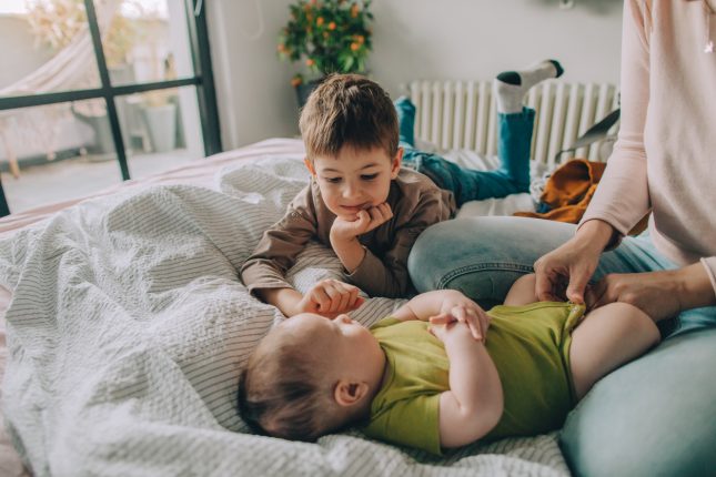Come vestire un bambino appena nato