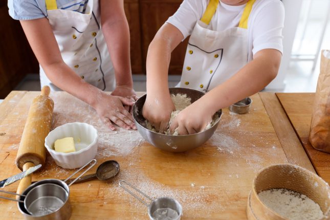 mini lezioni di cucina ai bambini su Zoom