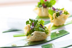 Cestini di parmigiano con verdure