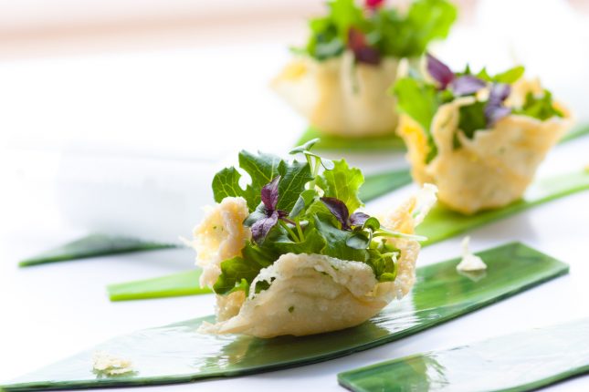Cestini di parmigiano con verdure