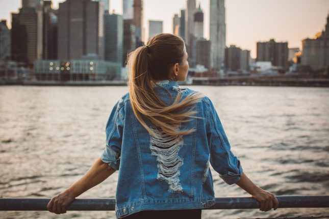Come indossare il giubbino di jeans