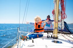 Come vestire i bambini in barca