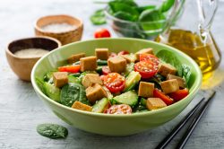 Proteine vegetali benefici, alimenti e controindicazioni