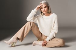 Come indossare i pantaloni a vita bassa