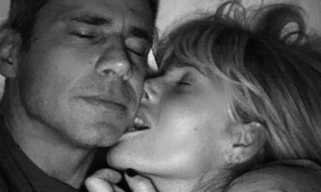 Alessia Marcuzzi: auguri al marito in isolamento