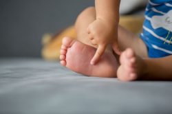Puntura vespa, cosa fare se pungono i bambini 