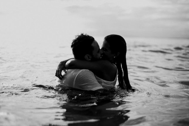 Bacio alla francese cos'è e come si bacia