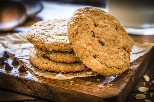 Biscotti con i corn flakes senza burro