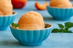 Sorbetto all'albicocca senza gelatiera