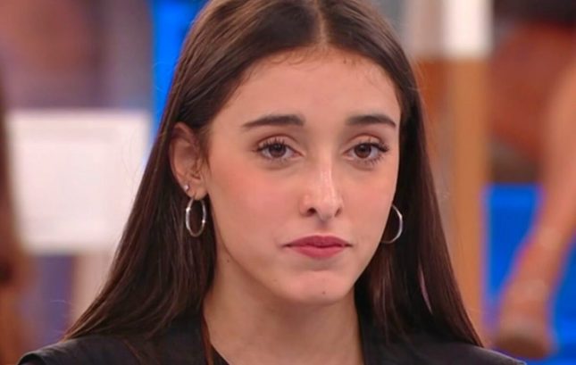 Giulia Stabile attaccata: la dura risposta agli hater