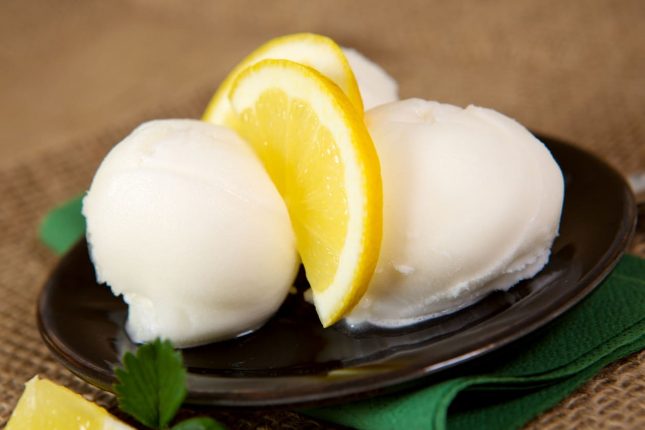 Gelato al limone senza panna