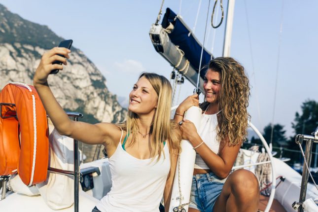 Quanto costa noleggiare una barca a vela per un giorno