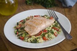 Tabulè di verdure e pesce