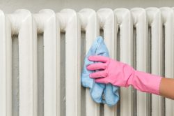 Come pulire i termosifoni
