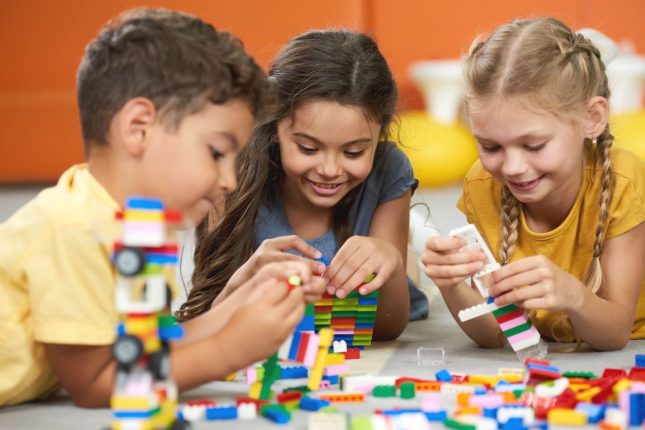 REBUILD THE WORLD un incoraggiamento al pensiero creativo